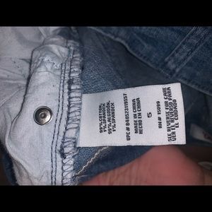 Stripped blue Jeans.